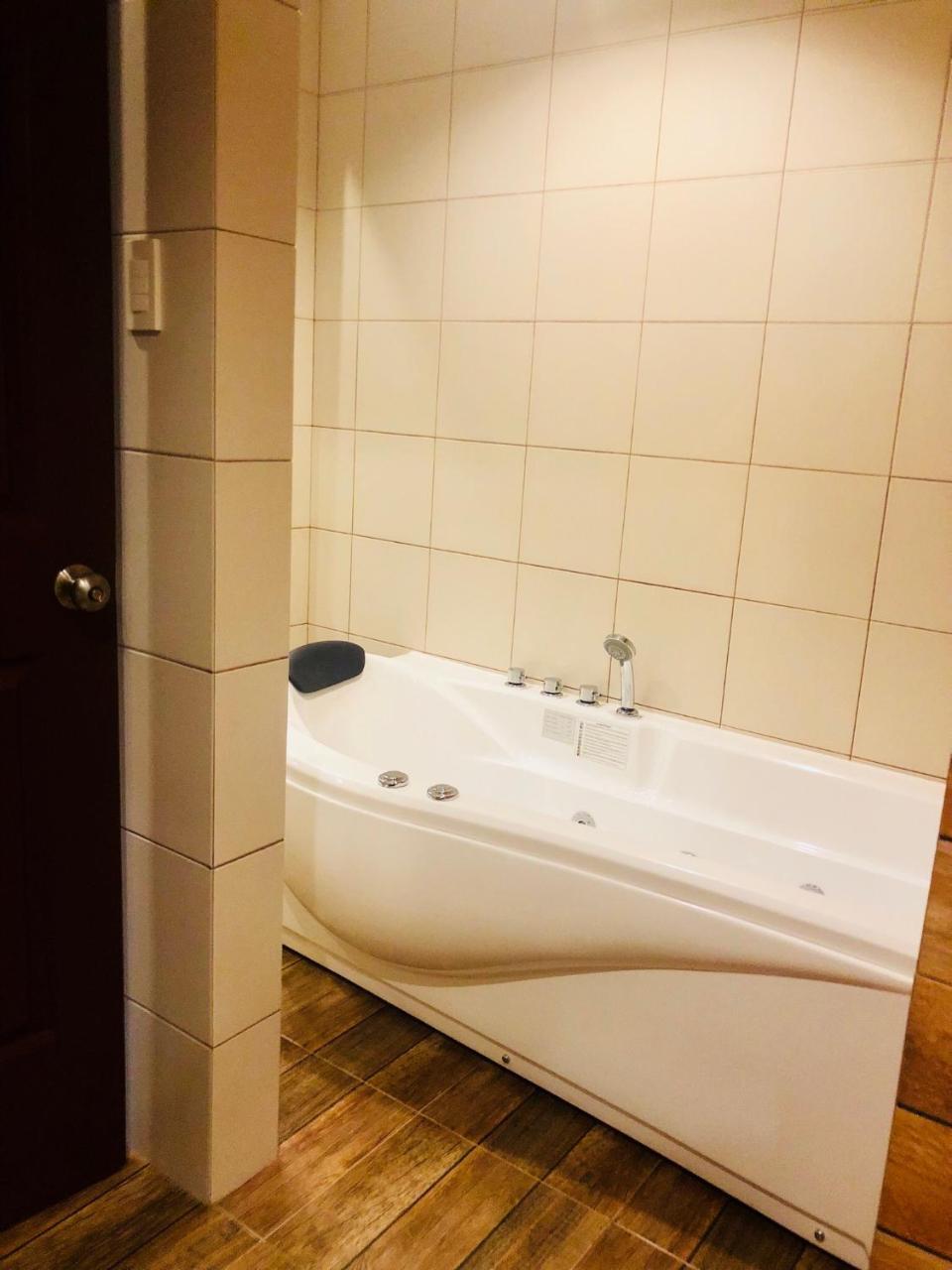 Hotel Apollo Lemery Kültér fotó